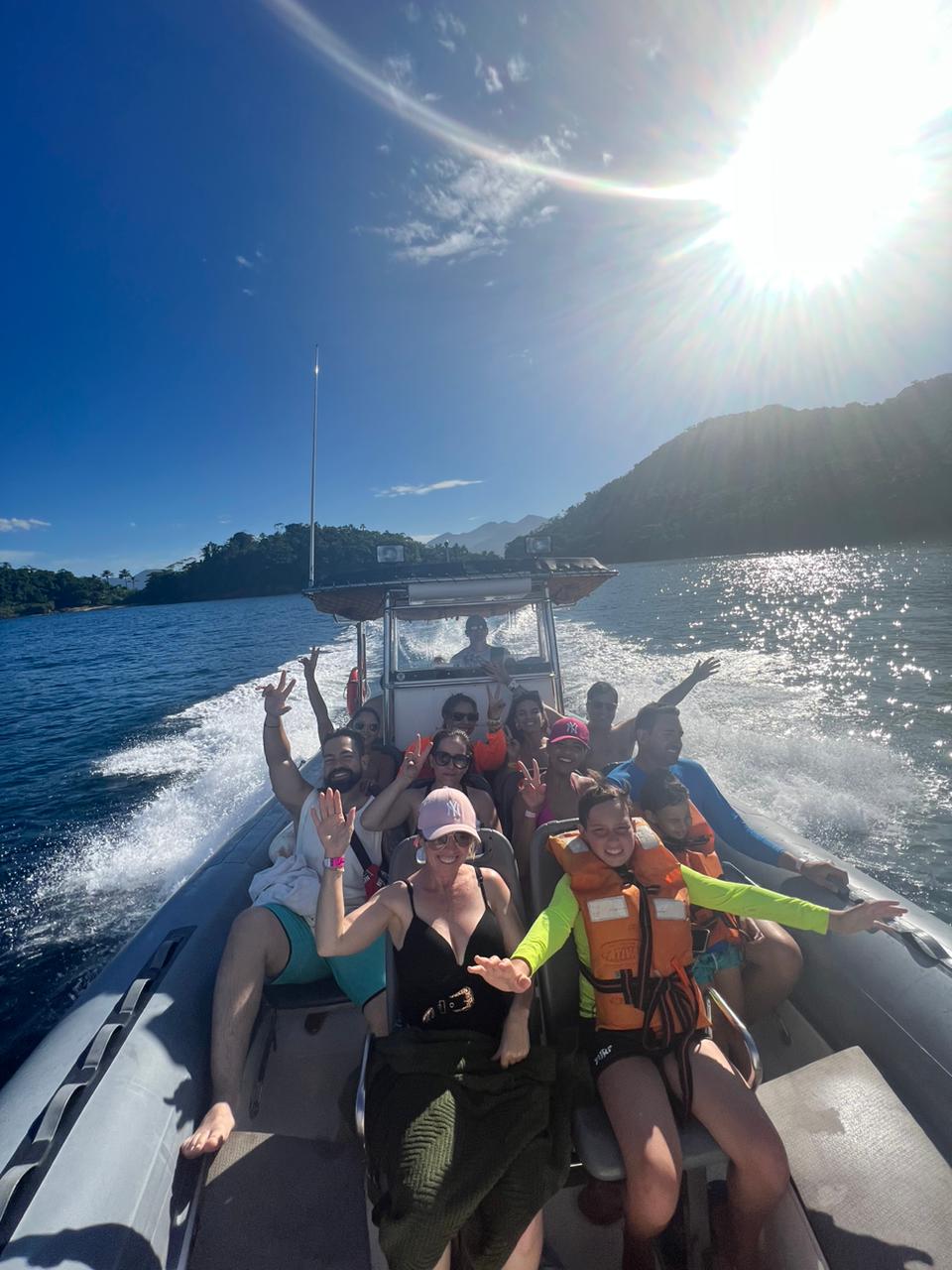 Flex Boat Ride Roteiro Mar e Terra – Flexboat + 4X4 – Passeios em Ilhabela