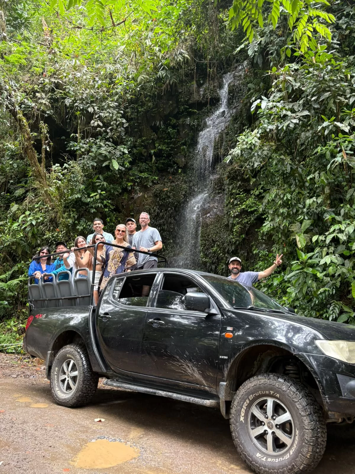 Passeio 4x4 para Praia de Castelhanos em Ilhabela com a Dagami Tour